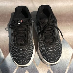 BIG KIDS' NIKE AIR MAX DN